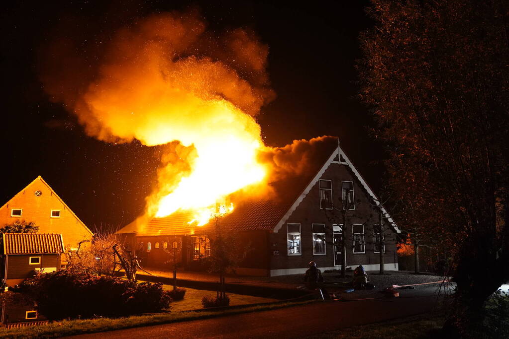 Boerderij verwoest door brand