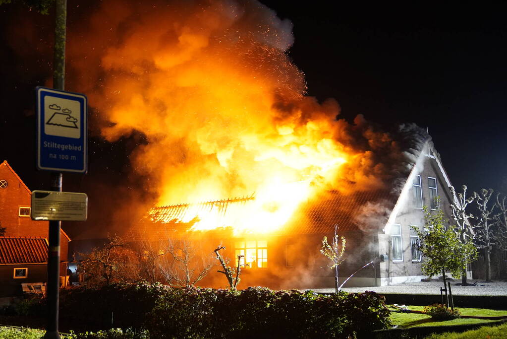 Boerderij verwoest door brand