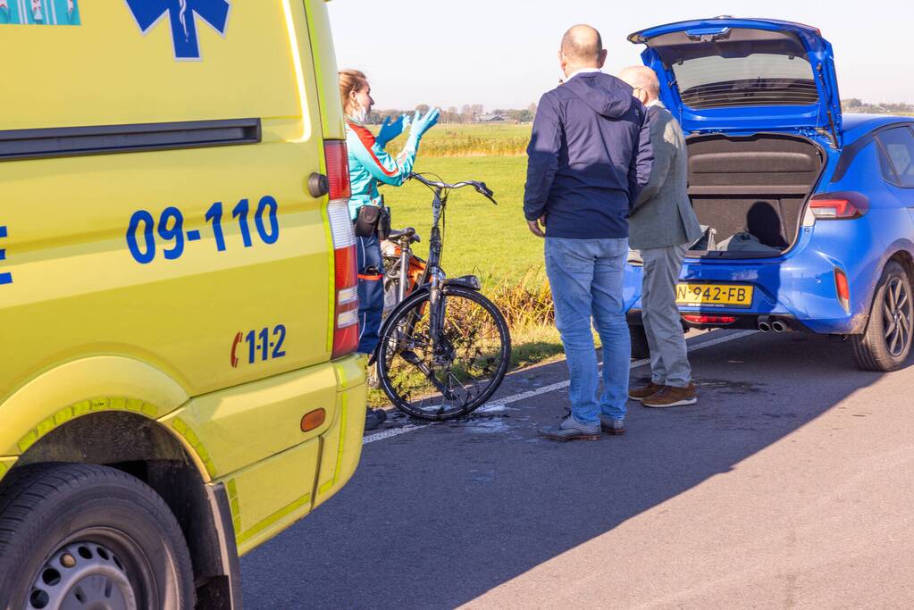 Man belandt met fiets in sloot