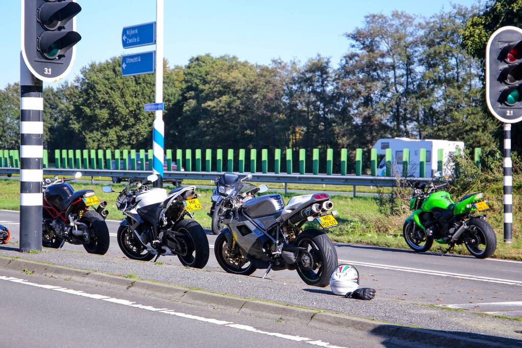 Twee motorrijders gewond bij ongeval