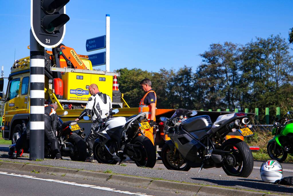 Twee motorrijders gewond bij ongeval