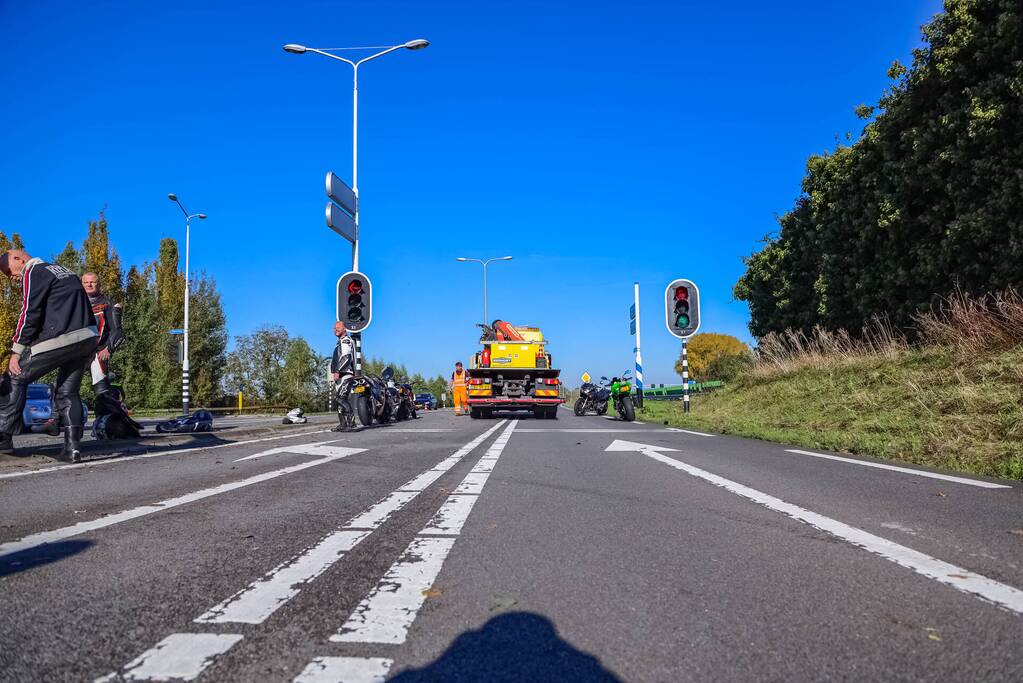 Twee motorrijders gewond bij ongeval