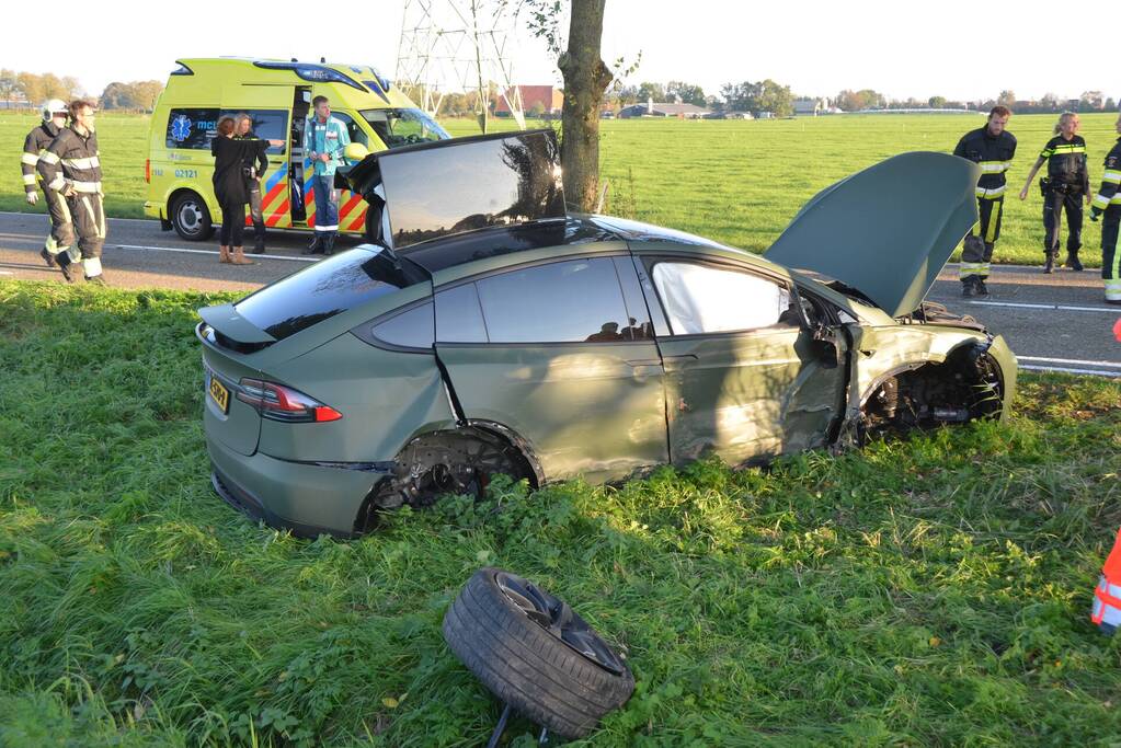 Twee gewonden bij ongeval met tesla