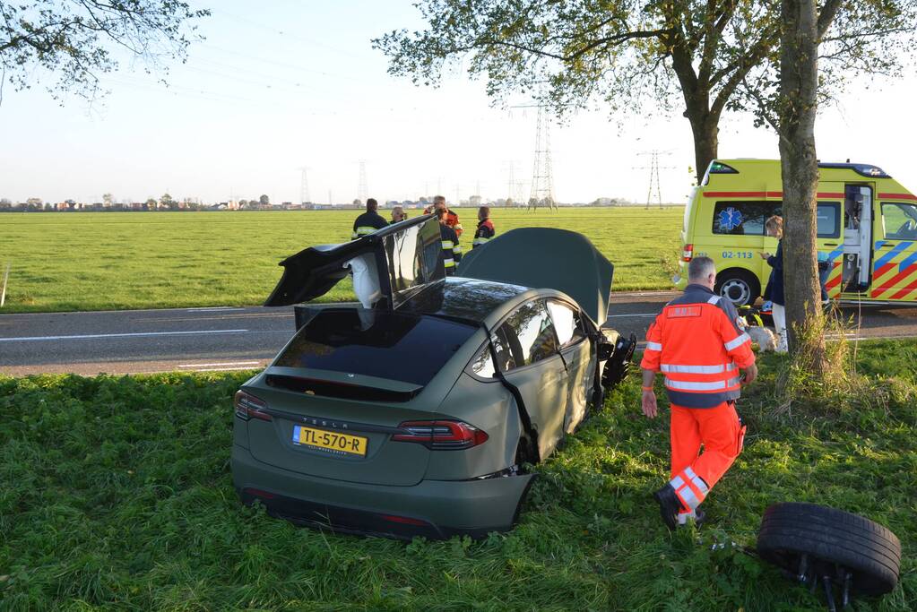 Twee gewonden bij ongeval met tesla