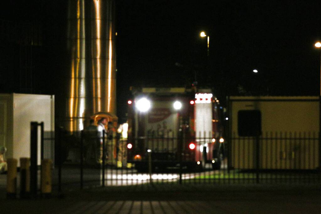 Brandweer doet onderzoek naar vermoedelijke lekkage