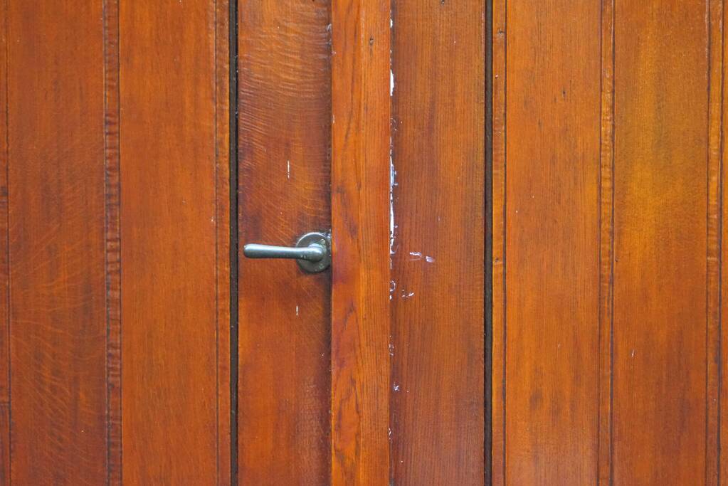 Deur gereformeerde kerk Noorderkerk dichtgekit