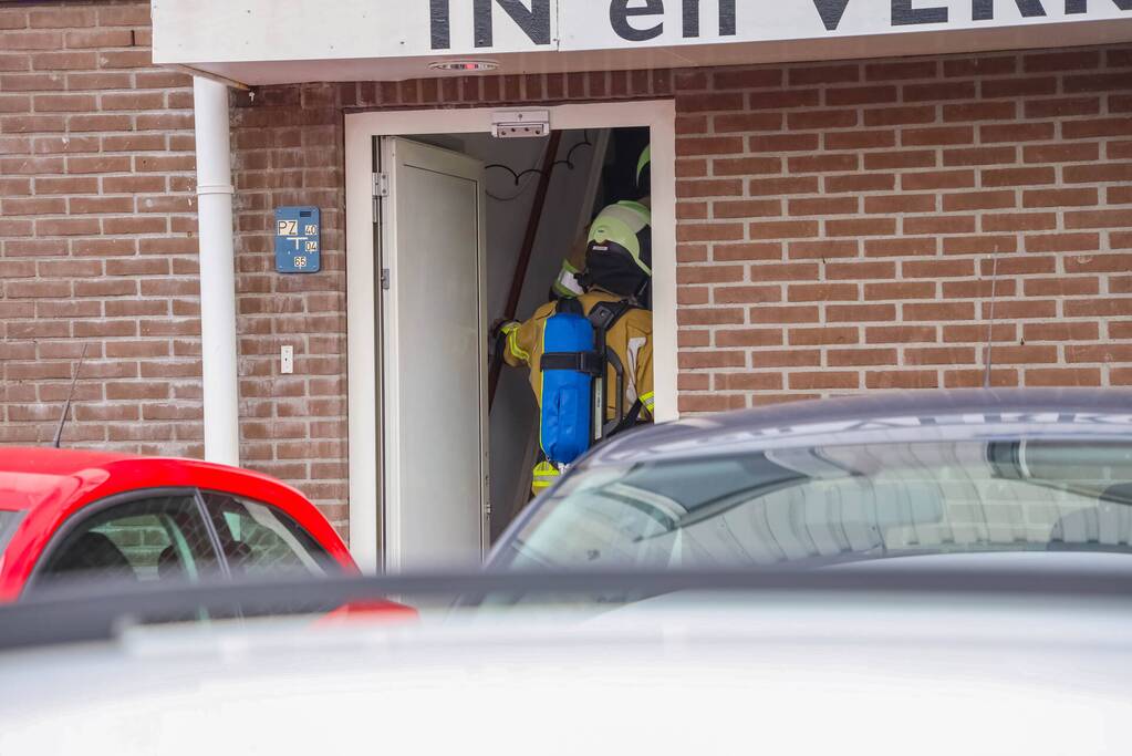 Onderzoek naar vreemde lucht bij autogarage