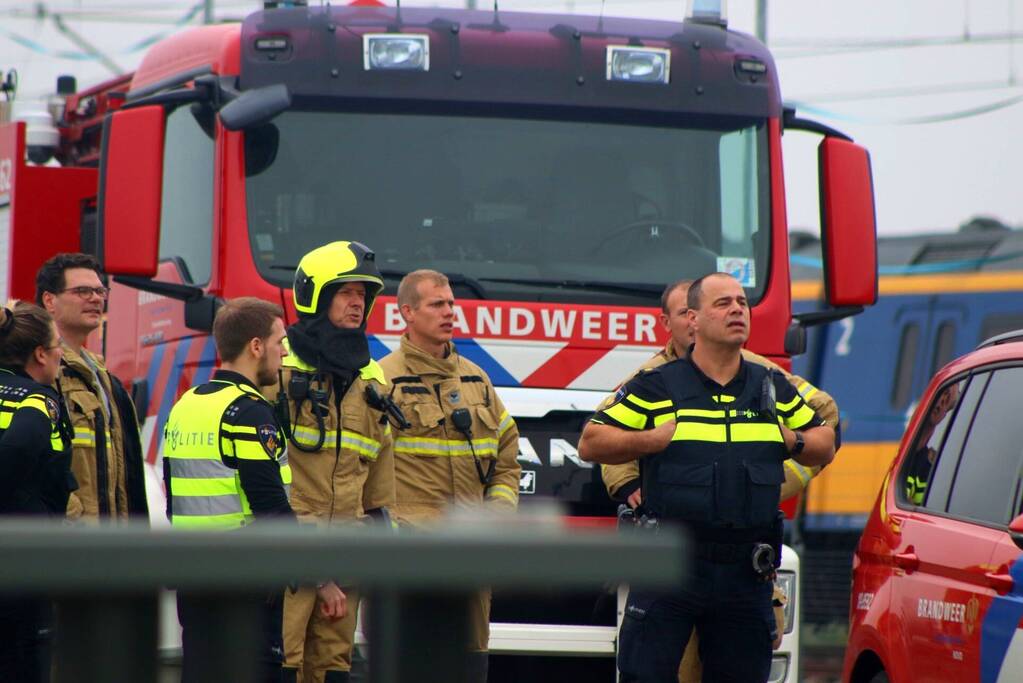 Brand in locomotief van passagierstrein