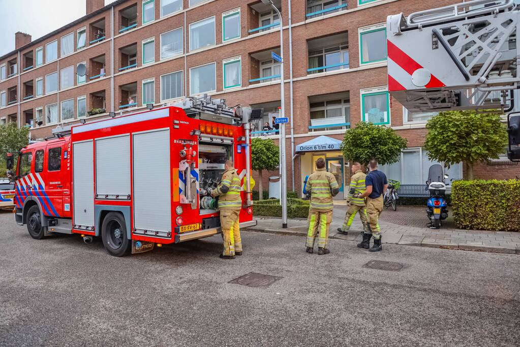 Veel brandweer aanwezig bij woning vol rook