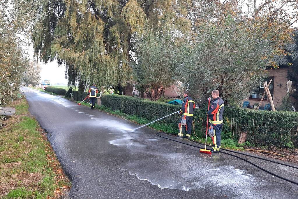 Traktor veroorzaakt kilometer lang oliespoor