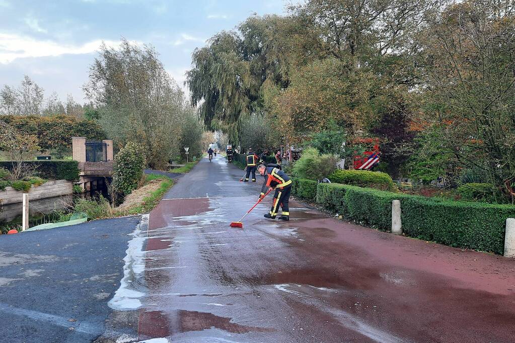 Traktor veroorzaakt kilometer lang oliespoor