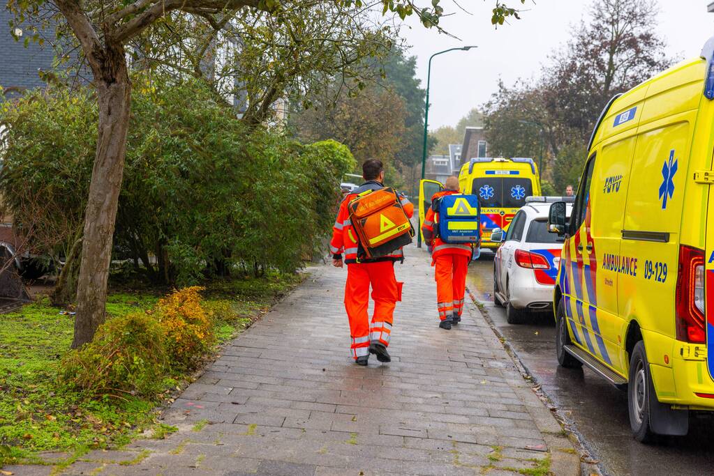 Man zwaargewond aangetroffen op straat