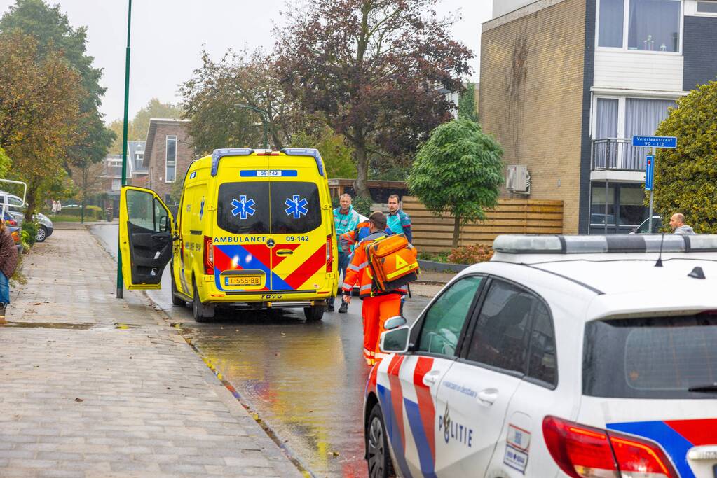 Man zwaargewond aangetroffen op straat