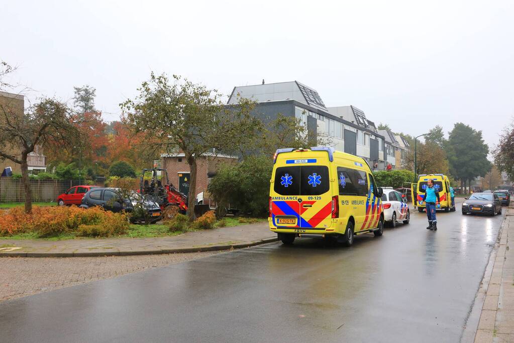 Man zwaargewond aangetroffen op straat