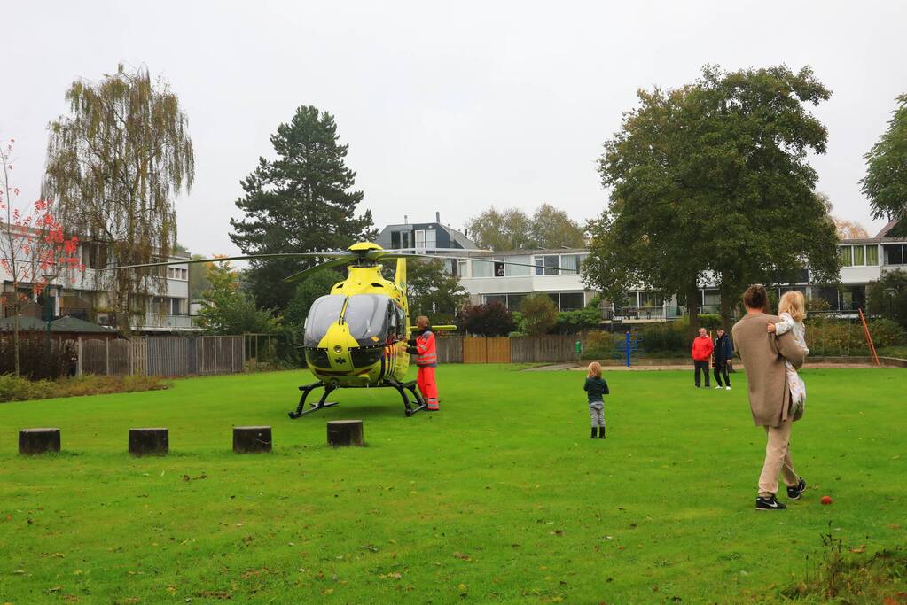 Man zwaargewond aangetroffen op straat