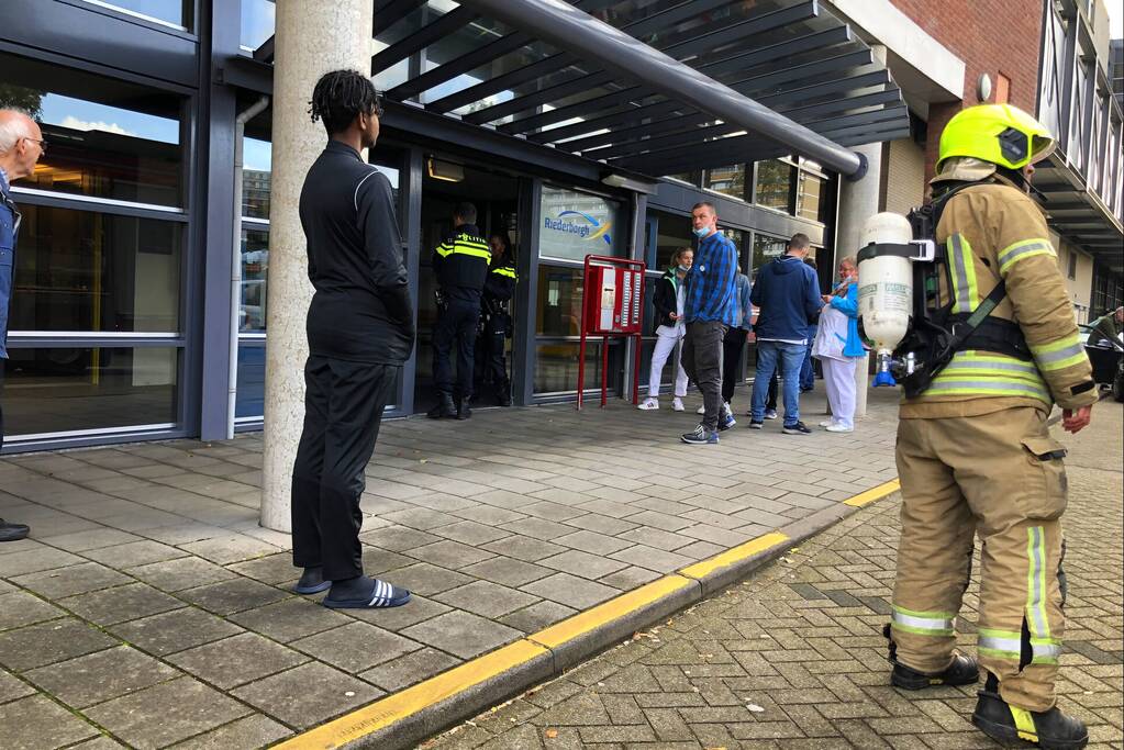 Bewoners mogen flatgebouw niet in na brandmelding