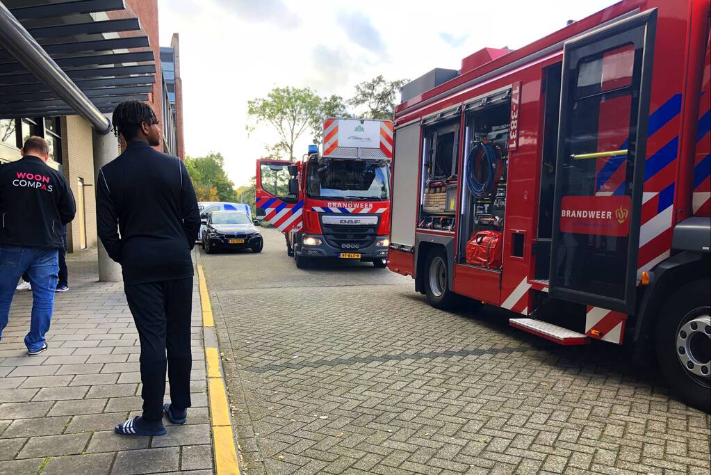 Bewoners mogen flatgebouw niet in na brandmelding