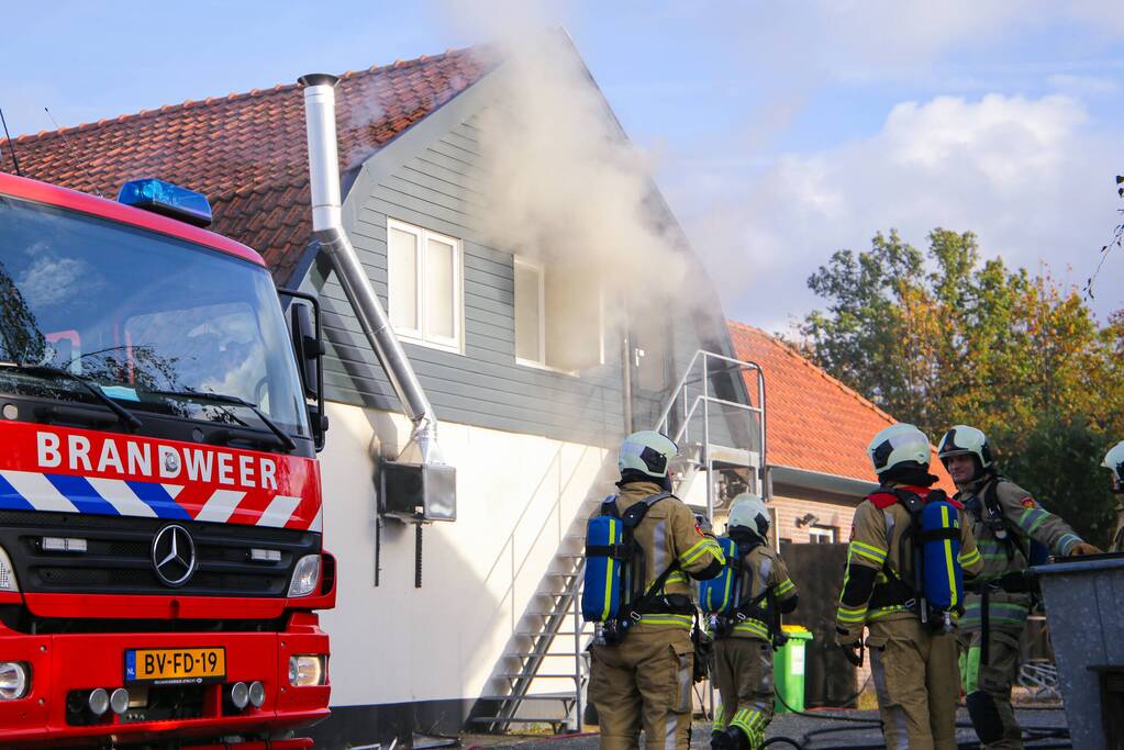 Grote brand in cafe met bovenwoning
