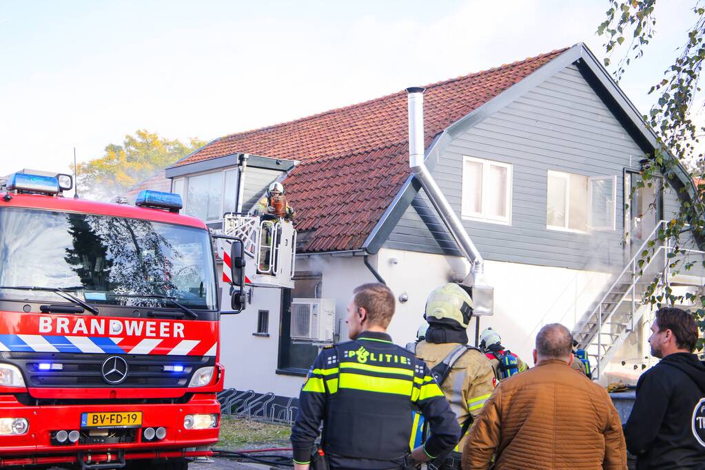 Grote brand in cafe met bovenwoning