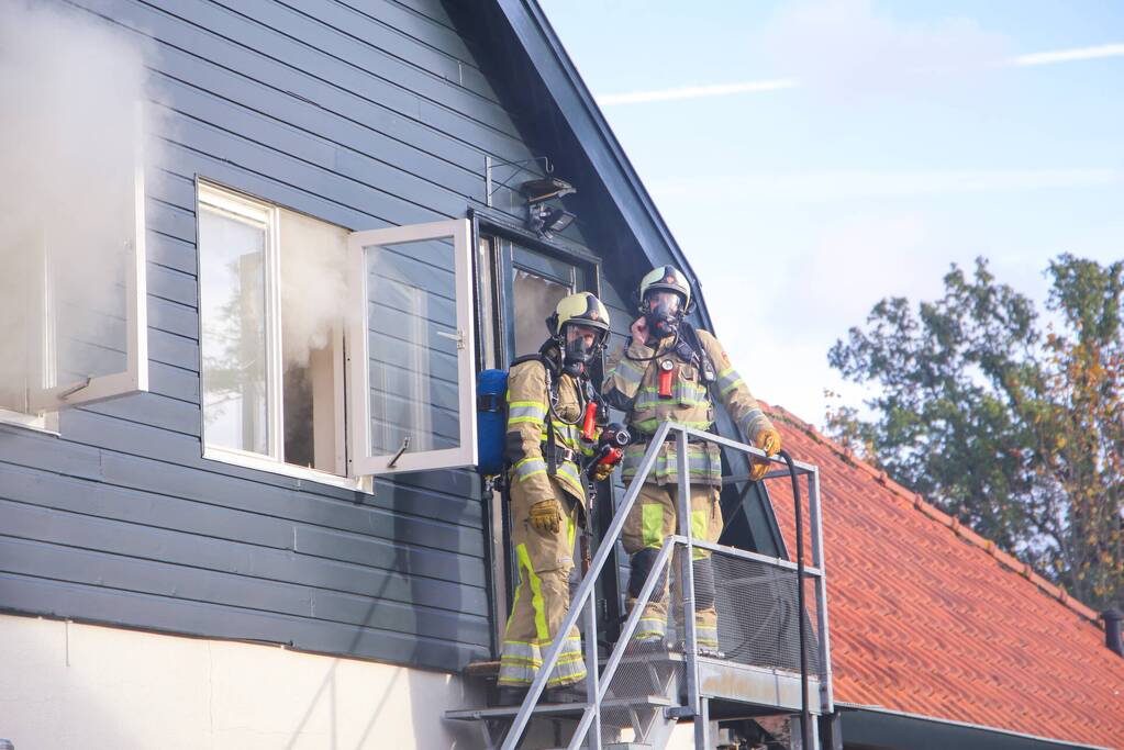 Grote brand in cafe met bovenwoning