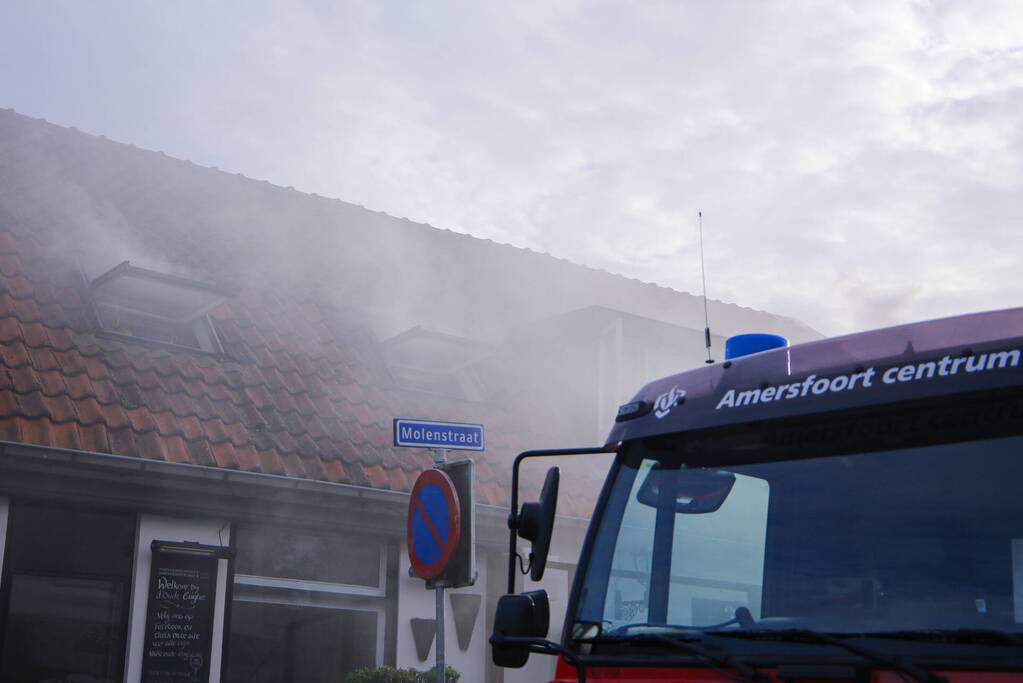 Grote brand in cafe met bovenwoning