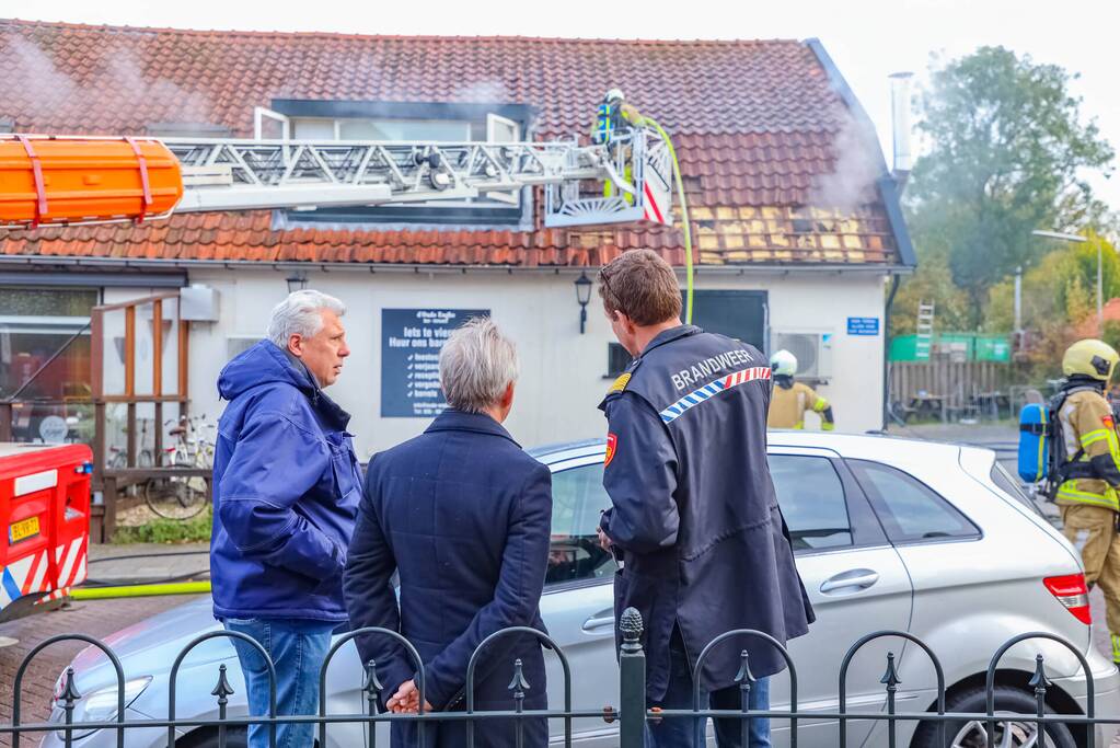 Grote brand in cafe met bovenwoning