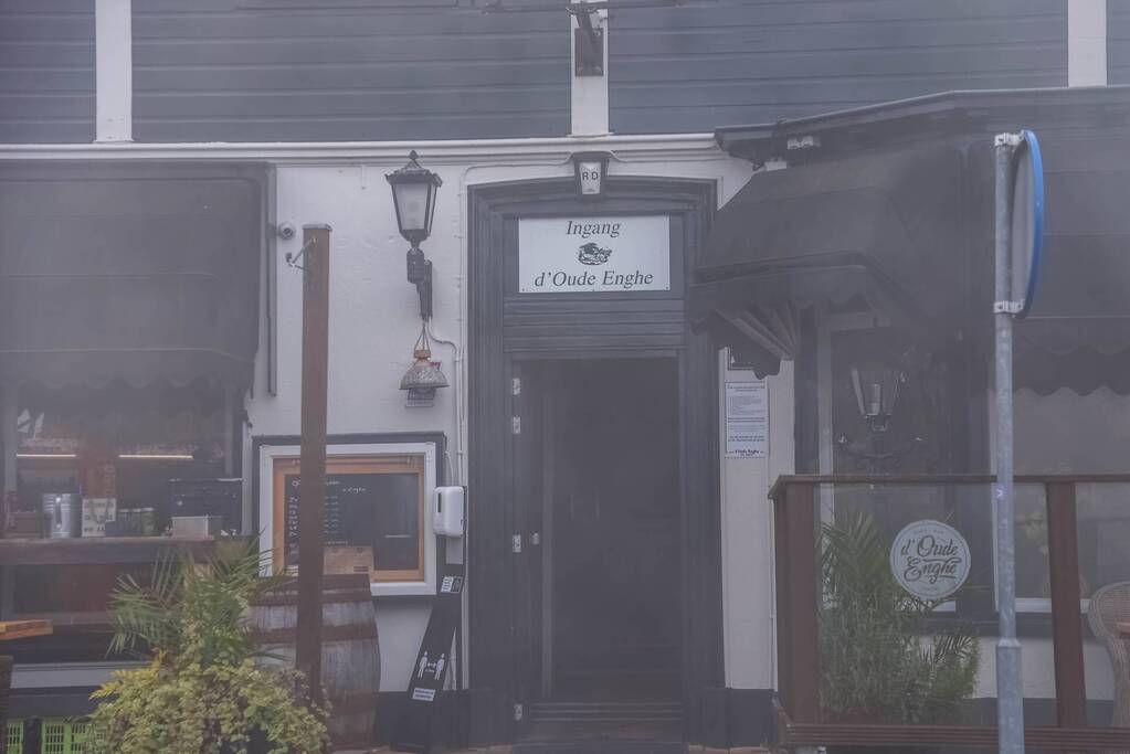 Grote brand in cafe met bovenwoning