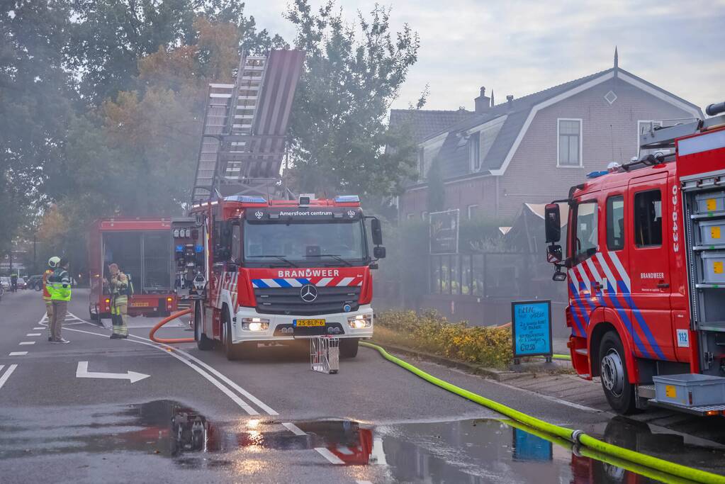 Grote brand in cafe met bovenwoning