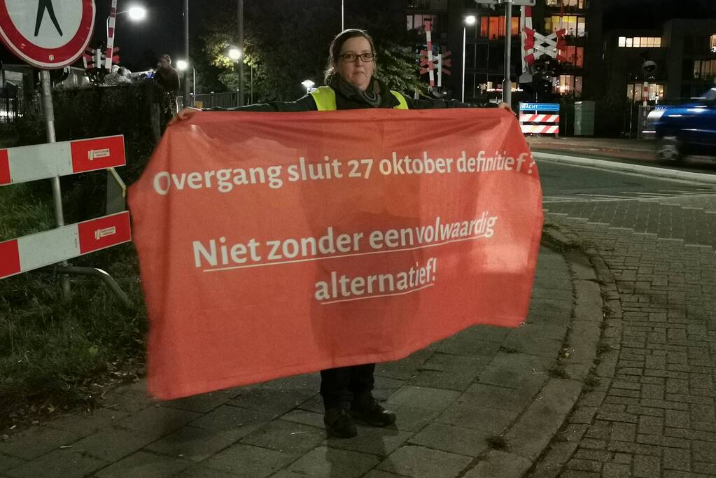 Veel protest tegen sluiten spoorwegovergang