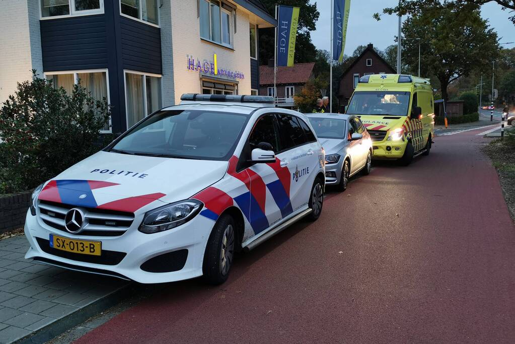 Automobilist rijdt fietser aan in Burgemeestersbuurt