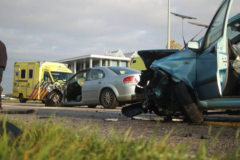 Ravage na botsing tussen meerdere voertuigen