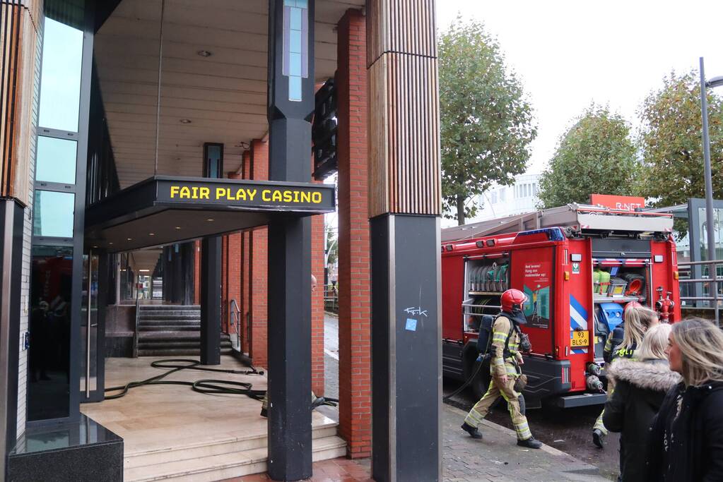 Brand tussen plafondplaten Fair Play Casino