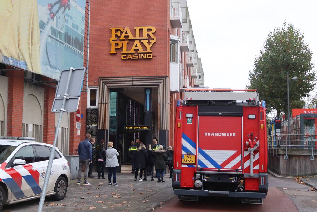 Brand tussen plafondplaten Fair Play Casino