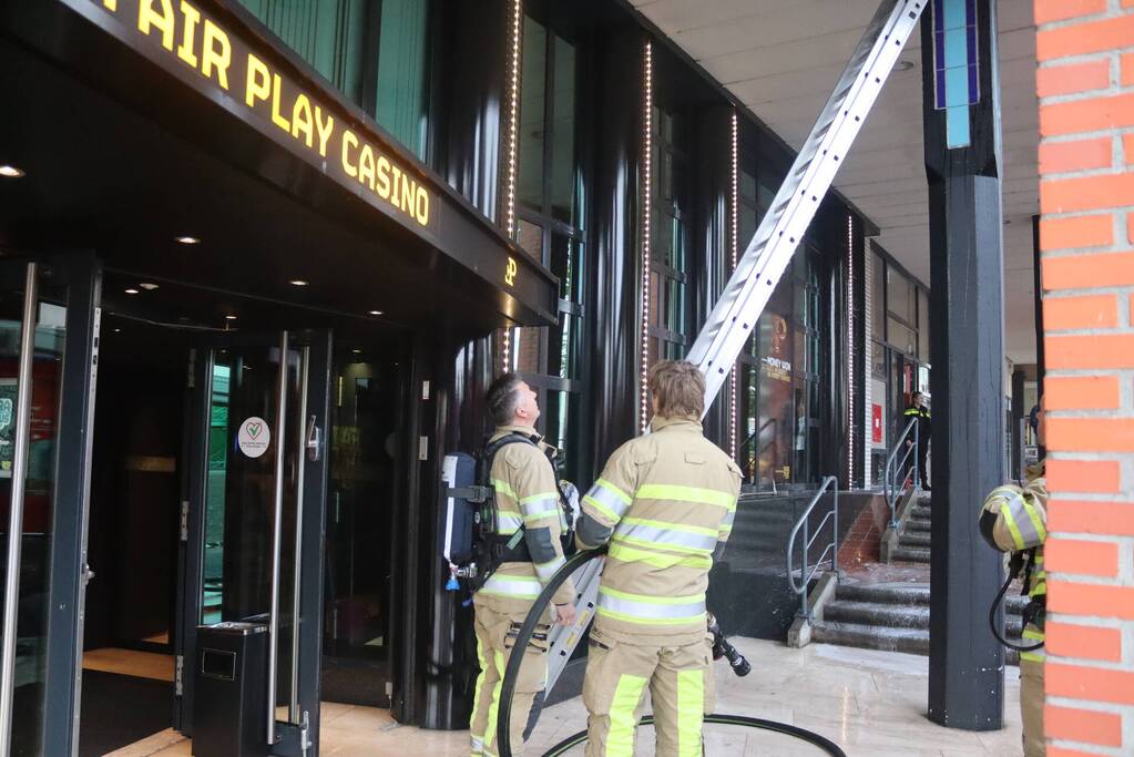 Brand tussen plafondplaten Fair Play Casino