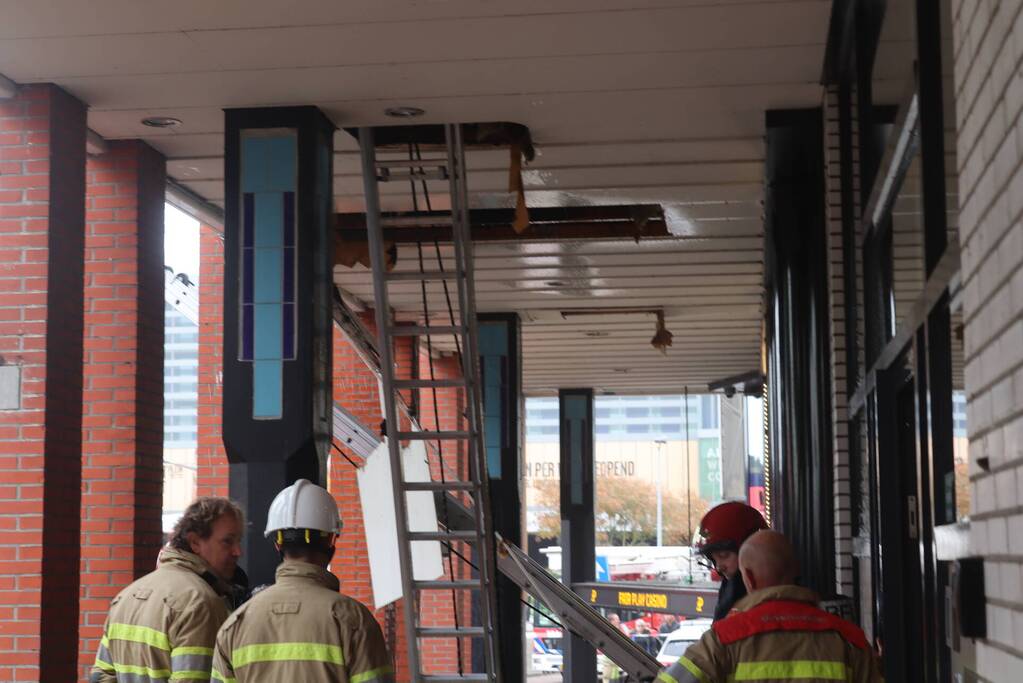 Brand tussen plafondplaten Fair Play Casino