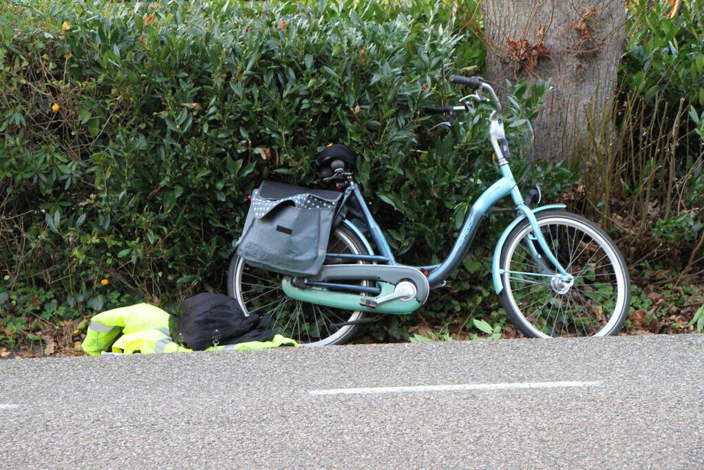 Fietsster gewond bij aanrijding met auto