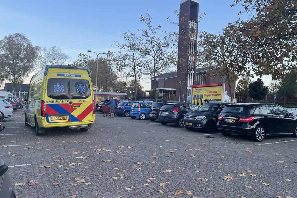 Snorfietser in botsing met personenauto