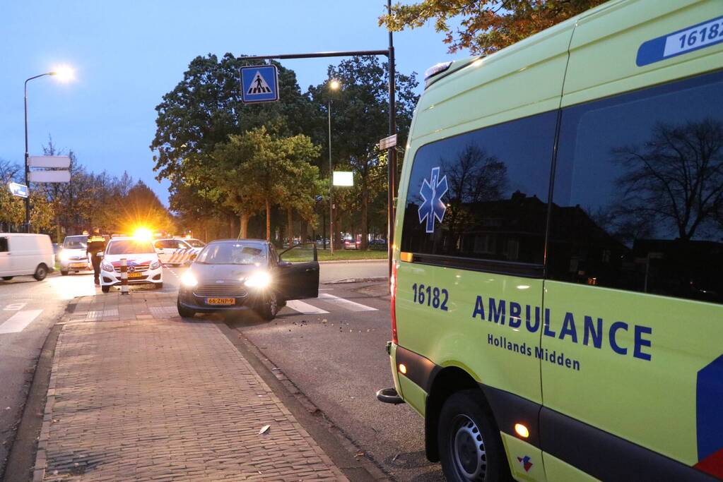 Personenauto in botsing met voetganger