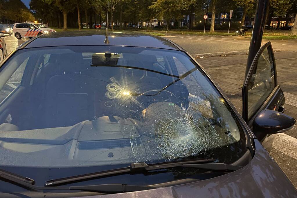 Personenauto in botsing met voetganger