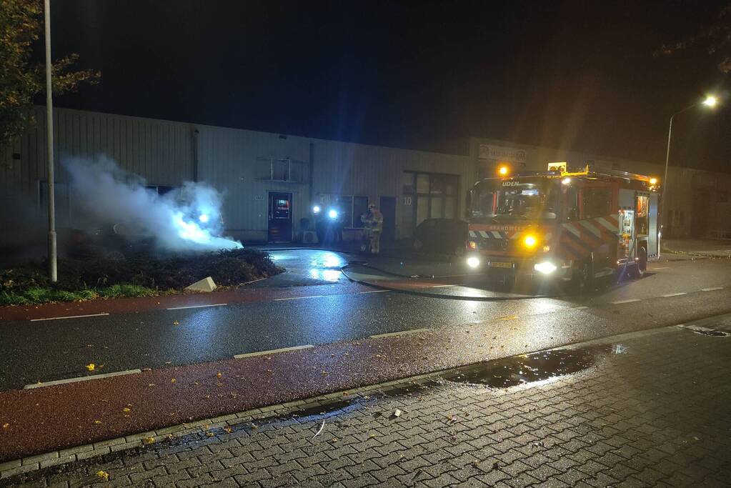 Auto verwoest door brand