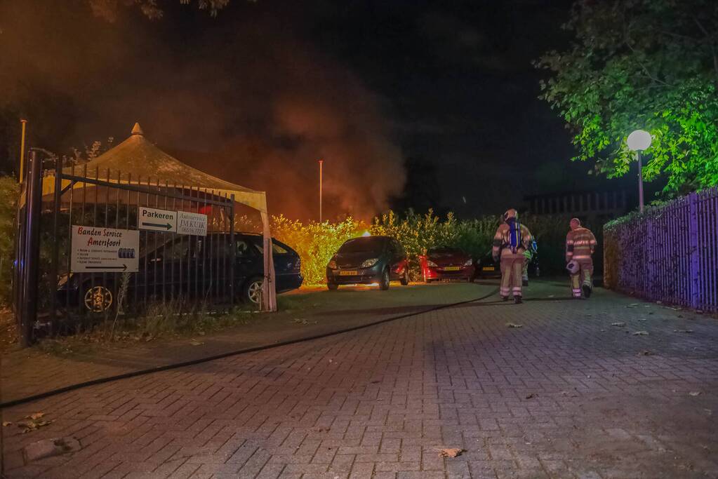 Veel schade aan auto door brand