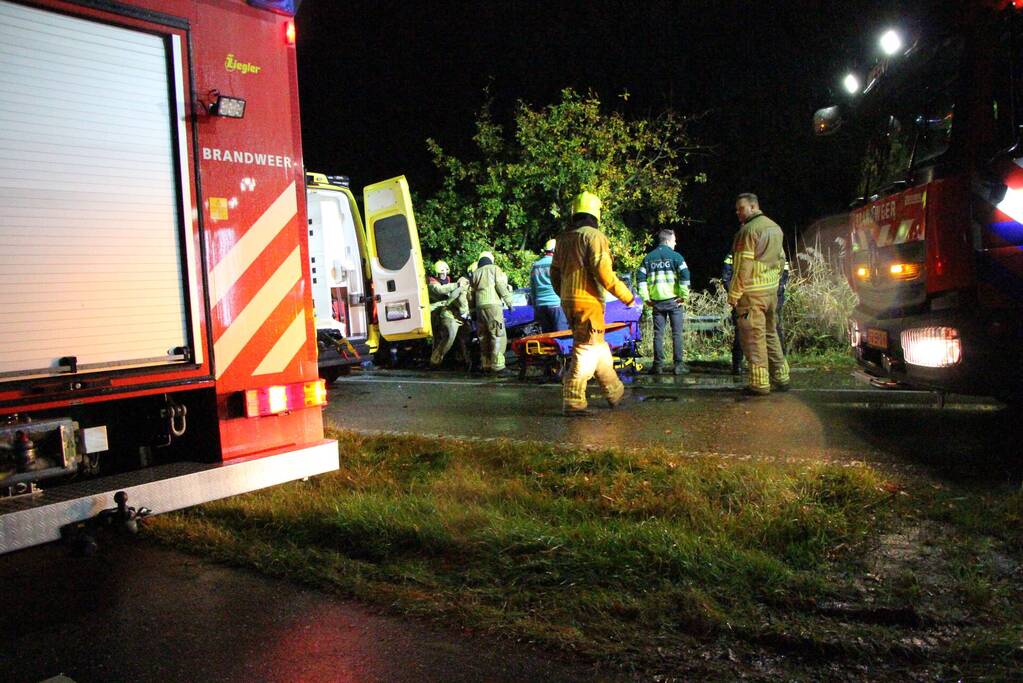 Persoon zwaargewond bij eenzijdige aanrijding