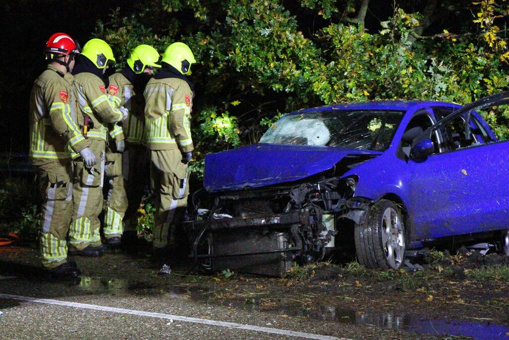 Persoon zwaargewond bij eenzijdige aanrijding