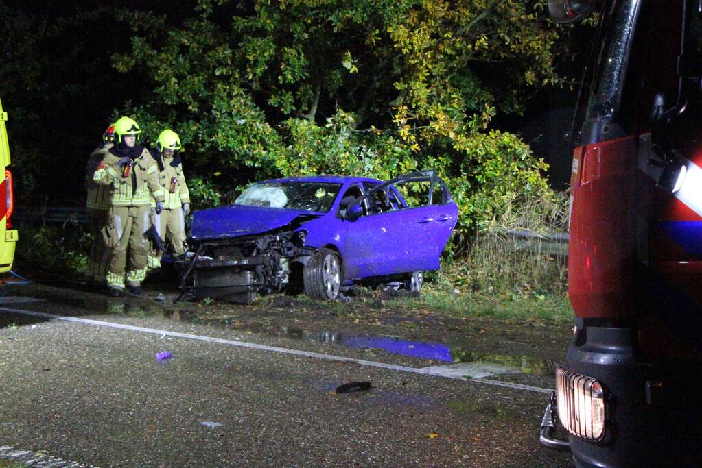 Persoon zwaargewond bij eenzijdige aanrijding