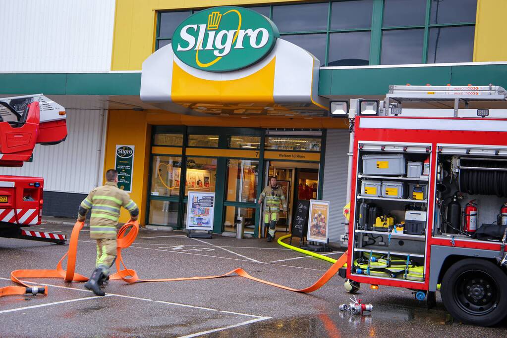 Grote brand in machinekamer Sligro