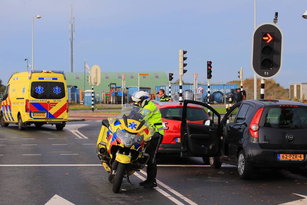 Kop-staart botsing voor stoplicht