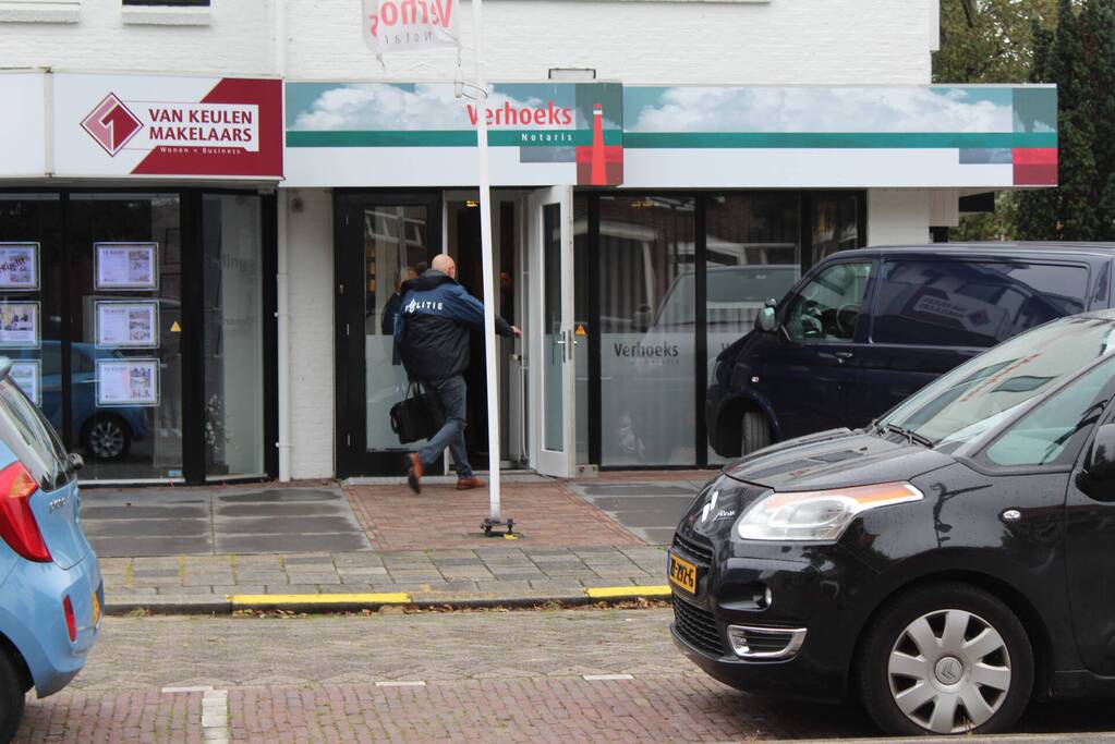 FIOD en politie vallen meerdere panden binnen