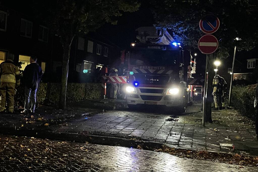 Brand in schoorsteen van woning