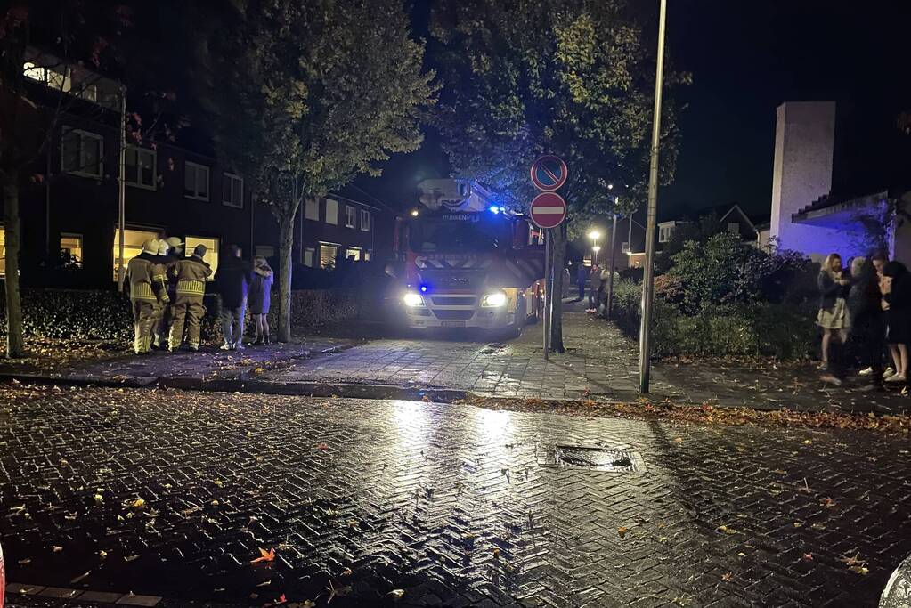 Brand in schoorsteen van woning