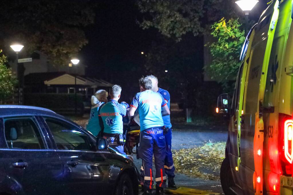 Personenauto in botsing met twee voetgangers